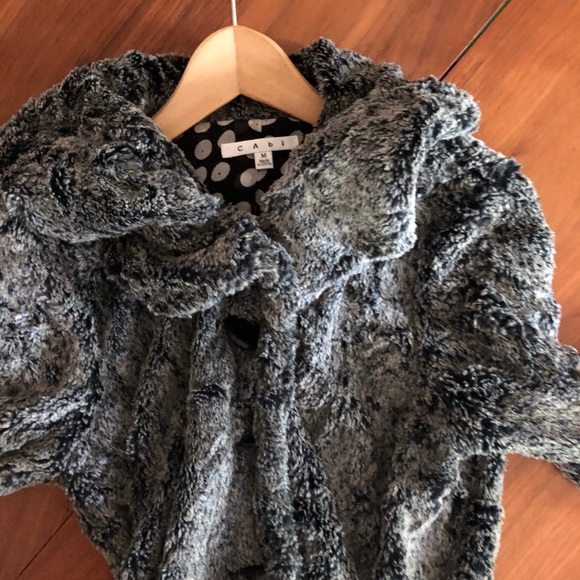 Faux fur luxurious cropped jacket - CAbi - Picture 4 of 6